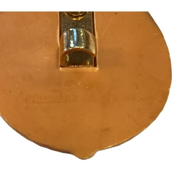 Vintage Hallmark Mouse Acorn Brooch Pin Fall Leaf Design 1978 - Picture 8 of 8